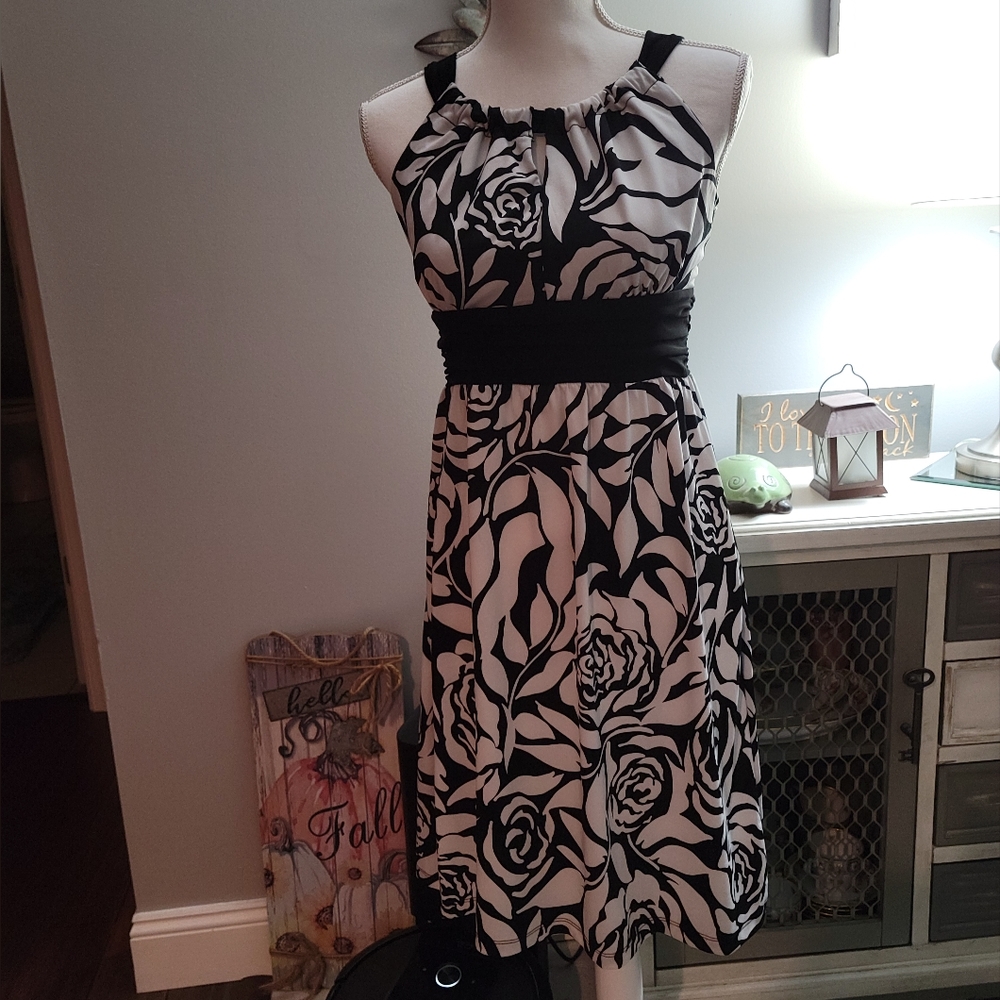 New Direction DRESS 👗 - Picture 6 of 7